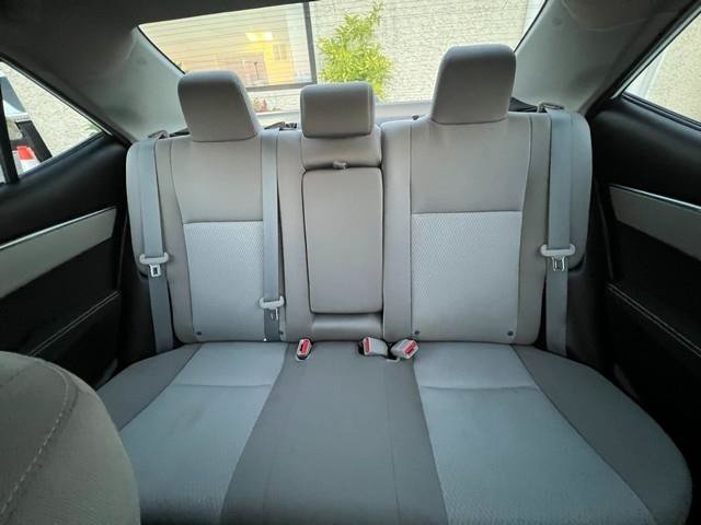 Used 2016 Toyota Corolla LE FWD image 18