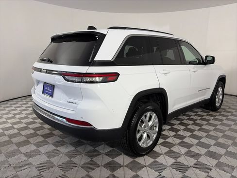 Used 2024 Jeep Grand Cherokee Limited AWD/4WD image 7
