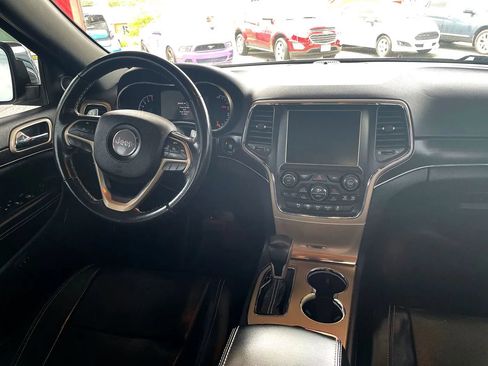 Used 2016 Jeep Grand Cherokee Limited w/ Luxury Group II AWD/4WD image 13