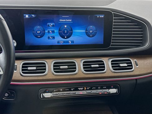 Used 2025 Mercedes-Benz GLE 350 4MATIC image 17