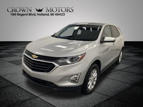 Used 2020 Chevrolet Equinox LT w/ Driver Convenience Package AWD/4WD image 3