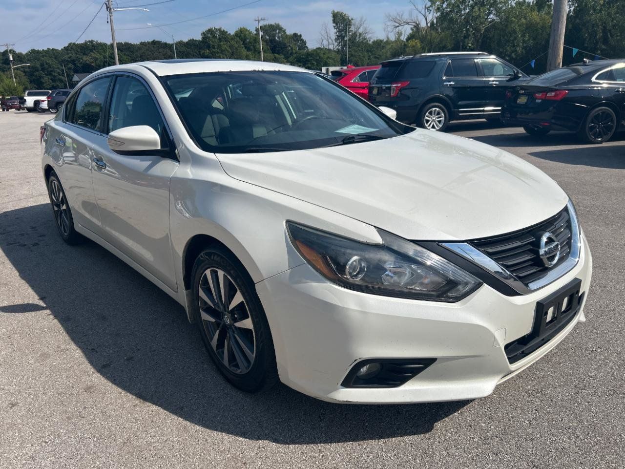 Used 2017 Nissan Altima 2.5 SL w/ 2.5 Technology Package FWD image 3