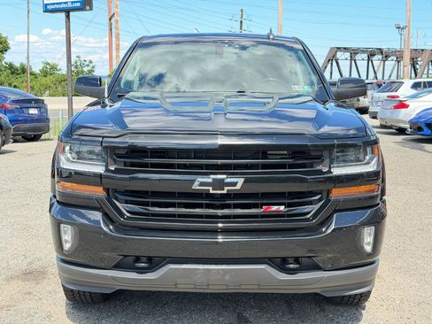 Used 2018 Chevrolet Silverado 1500 LT w/ Midnight Edition AWD/4WD image 10