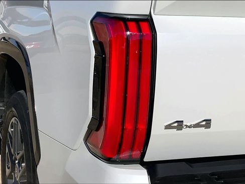 Used 2023 Toyota Tundra Limited image 27