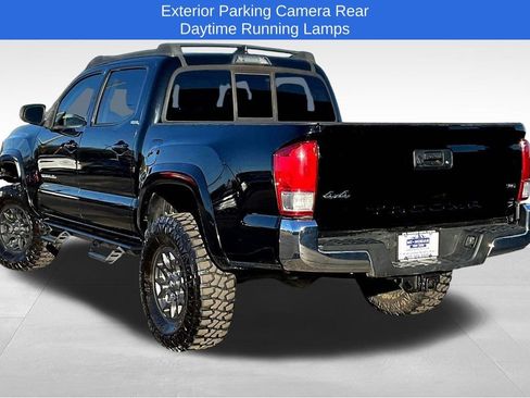 Used 2017 Toyota Tacoma SR5 w/ Tow Package image 5