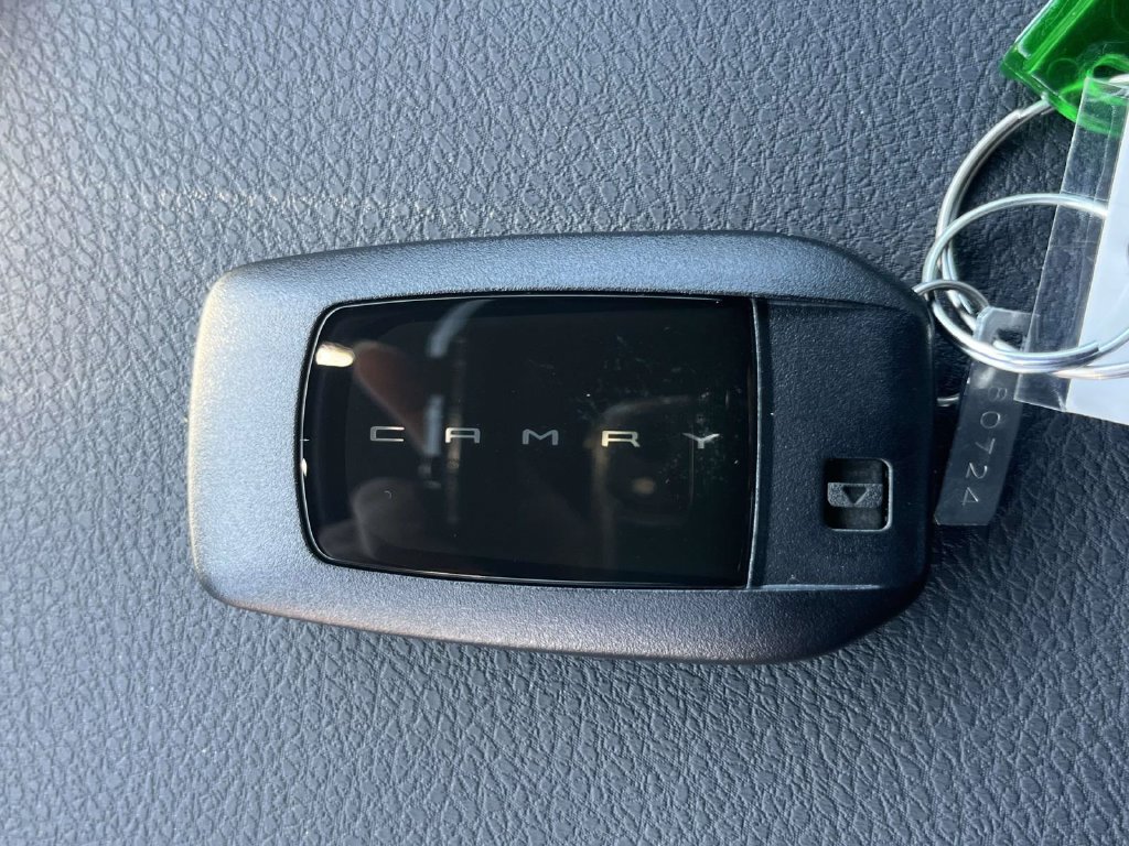 New 2026 Toyota Camry Hybrid FWD image 23