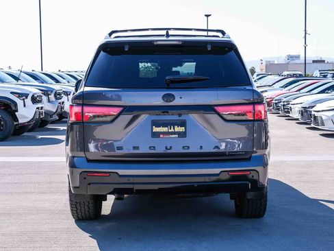 Used 2025 Toyota Sequoia Platinum AWD/4WD image 5