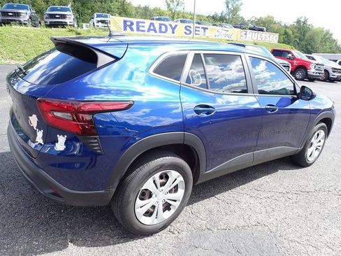 Used 2024 Chevrolet Trax LS w/ Driver Confidence Package FWD image 6