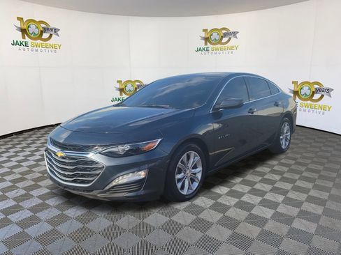 Used 2021 Chevrolet Malibu LT image 3