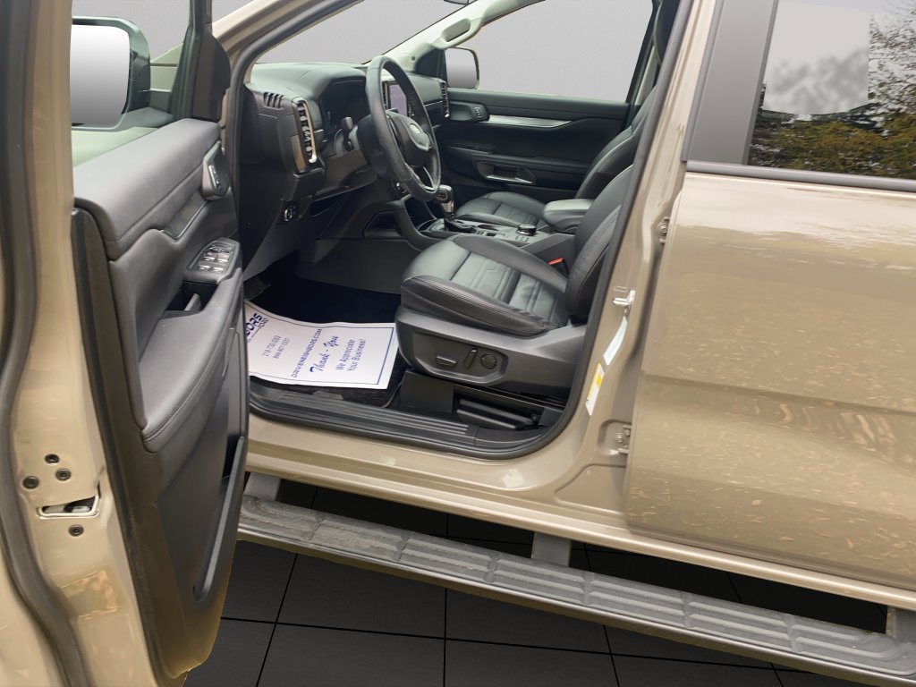 Used 2025 Ford Ranger Lariat w/ Black Appearance Package AWD/4WD image 41