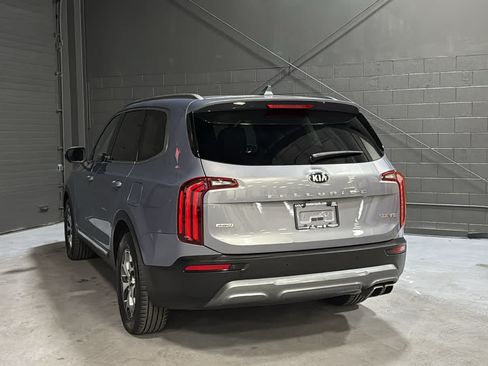 Used 2020 Kia Telluride EX AWD/4WD image 6