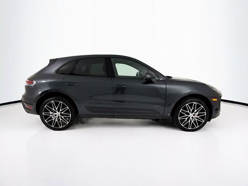 Certified 2025 Porsche Macan AWD/4WD image 8