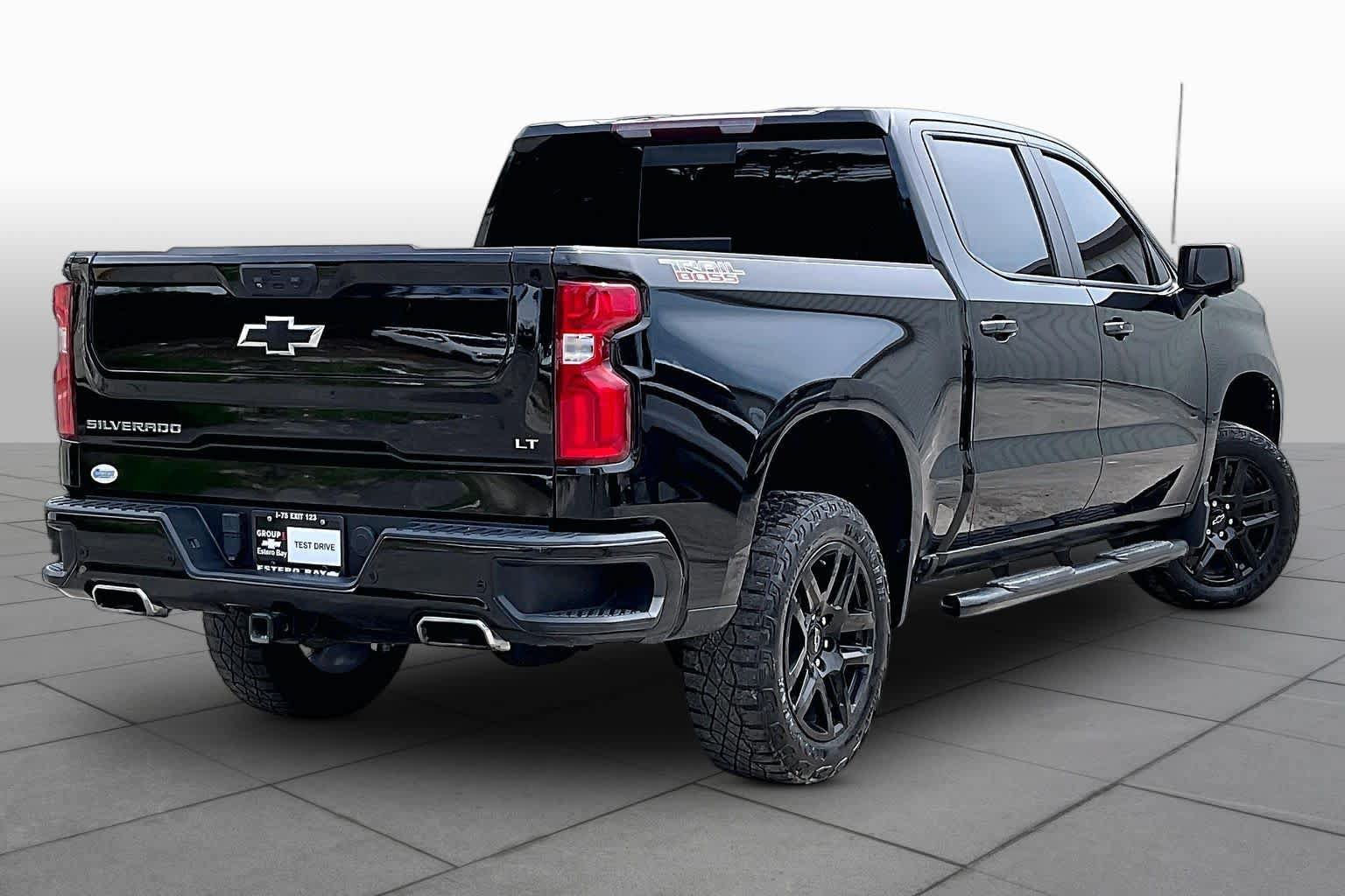 Used 2023 Chevrolet Silverado 1500 LT Trail Boss w/ LT Trail Boss Premium Package AWD/4WD image 13