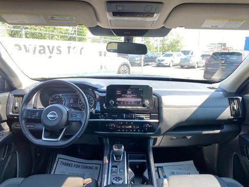 Used 2025 Nissan Pathfinder SV AWD/4WD image 20