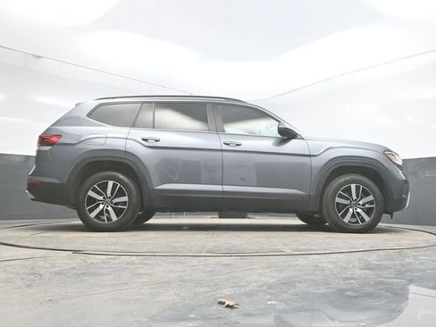 Used 2023 Volkswagen Atlas SE image 34