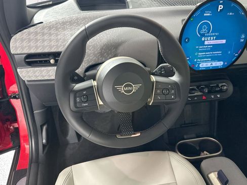Used 2025 MINI Cooper 2-Door Hardtop image 22