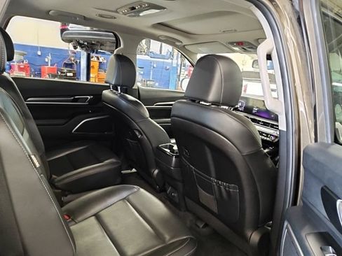 Certified 2025 Kia Telluride S AWD/4WD image 16