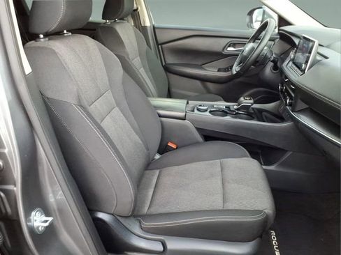 Certified 2025 Nissan Rogue SV AWD/4WD image 18