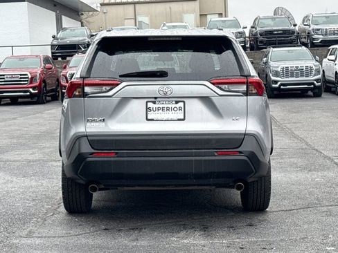 Used 2019 Toyota RAV4 LE image 4
