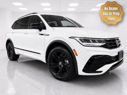 Used 2023 Volkswagen Tiguan SE R-Line AWD/4WD image 2