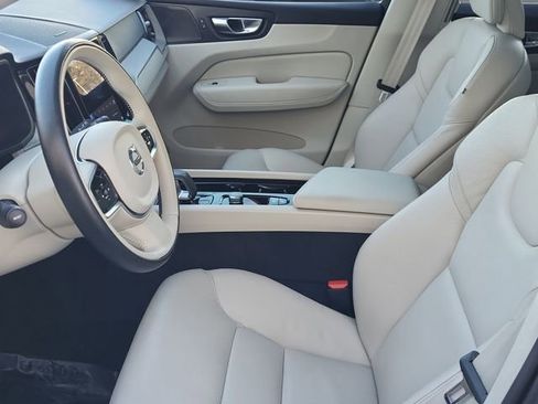 Used 2023 Volvo XC60 T8 Plus image 14