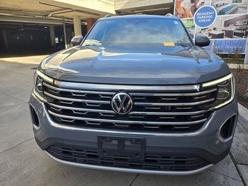 Certified 2025 Volkswagen Atlas SEL image 19