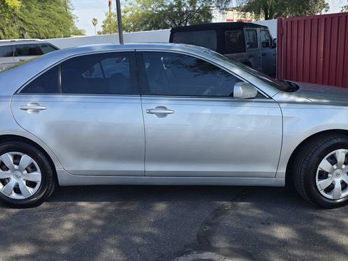 Used 2009 Toyota Camry SE FWD image 4