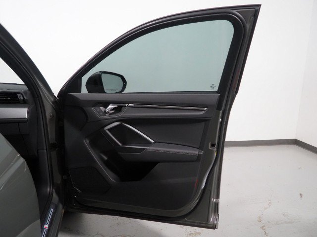 Used 2023 Audi Q3 quattro 2.0T Premium w/ Black Optic Sport Package AWD/4WD image 40