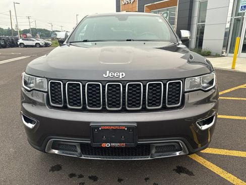 Used 2018 Jeep Grand Cherokee Limited AWD/4WD image 2