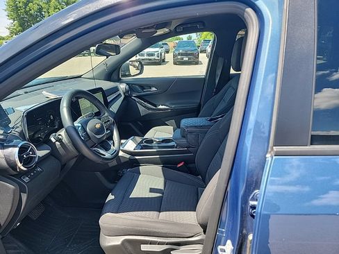 Used 2025 Chevrolet Equinox LT AWD/4WD image 22