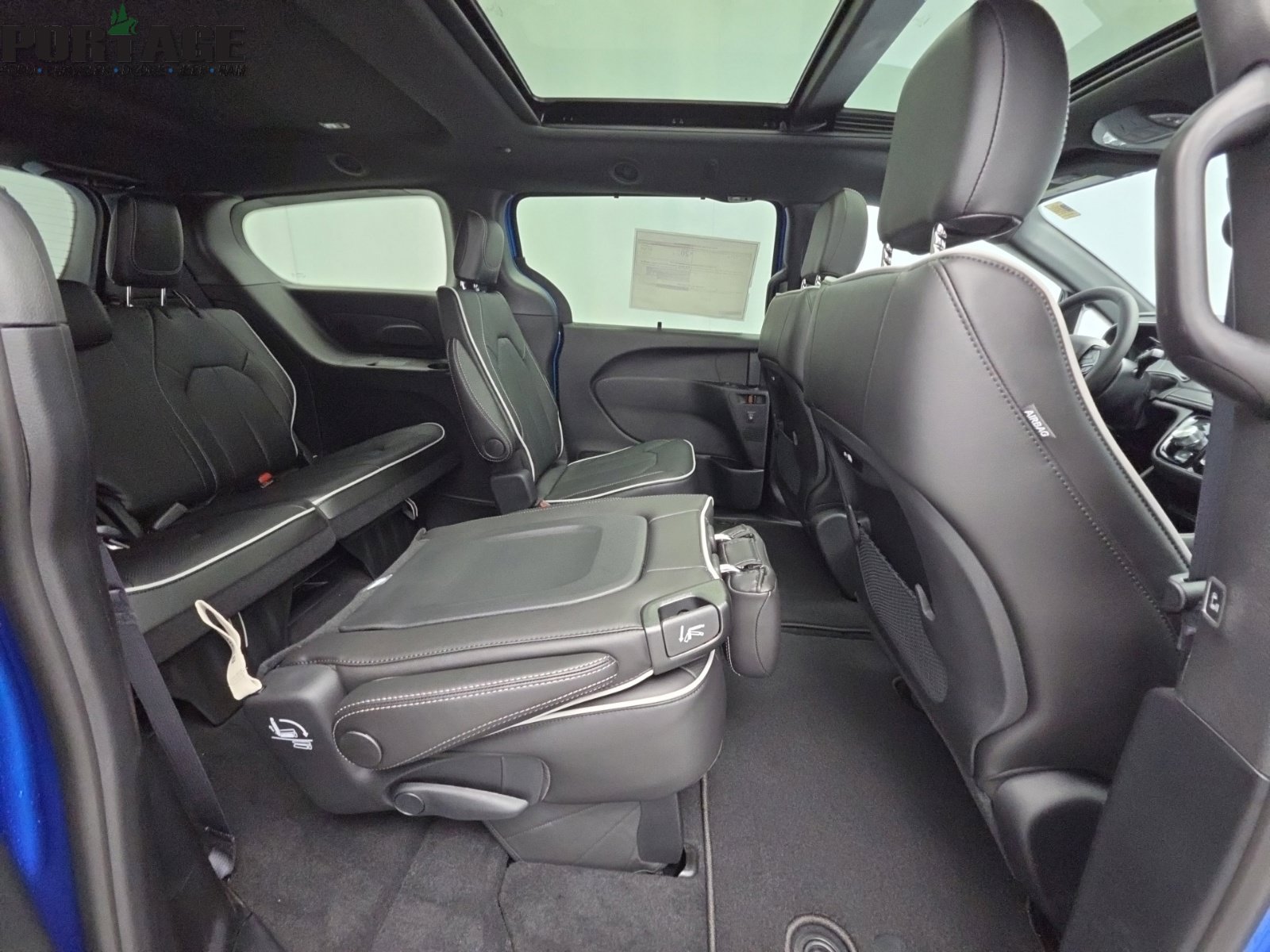 New 2027 Chrysler Pacifica Limited AWD/4WD image 49