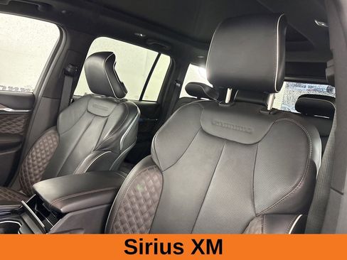 Used 2025 Jeep Grand Cherokee Summit image 12