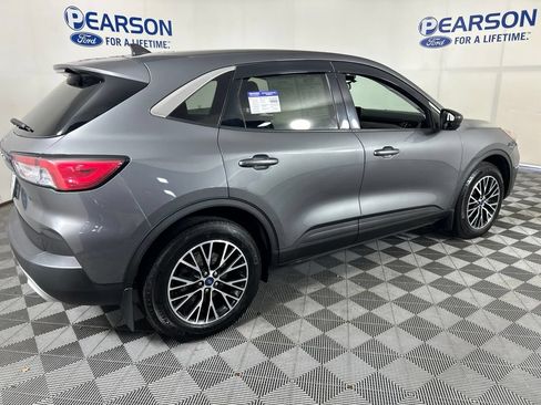 Used 2022 Ford Escape SE w/ Cold Weather Package FWD image 5