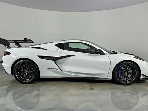 Used 2026 Chevrolet Corvette ZR1X AWD/4WD image 10