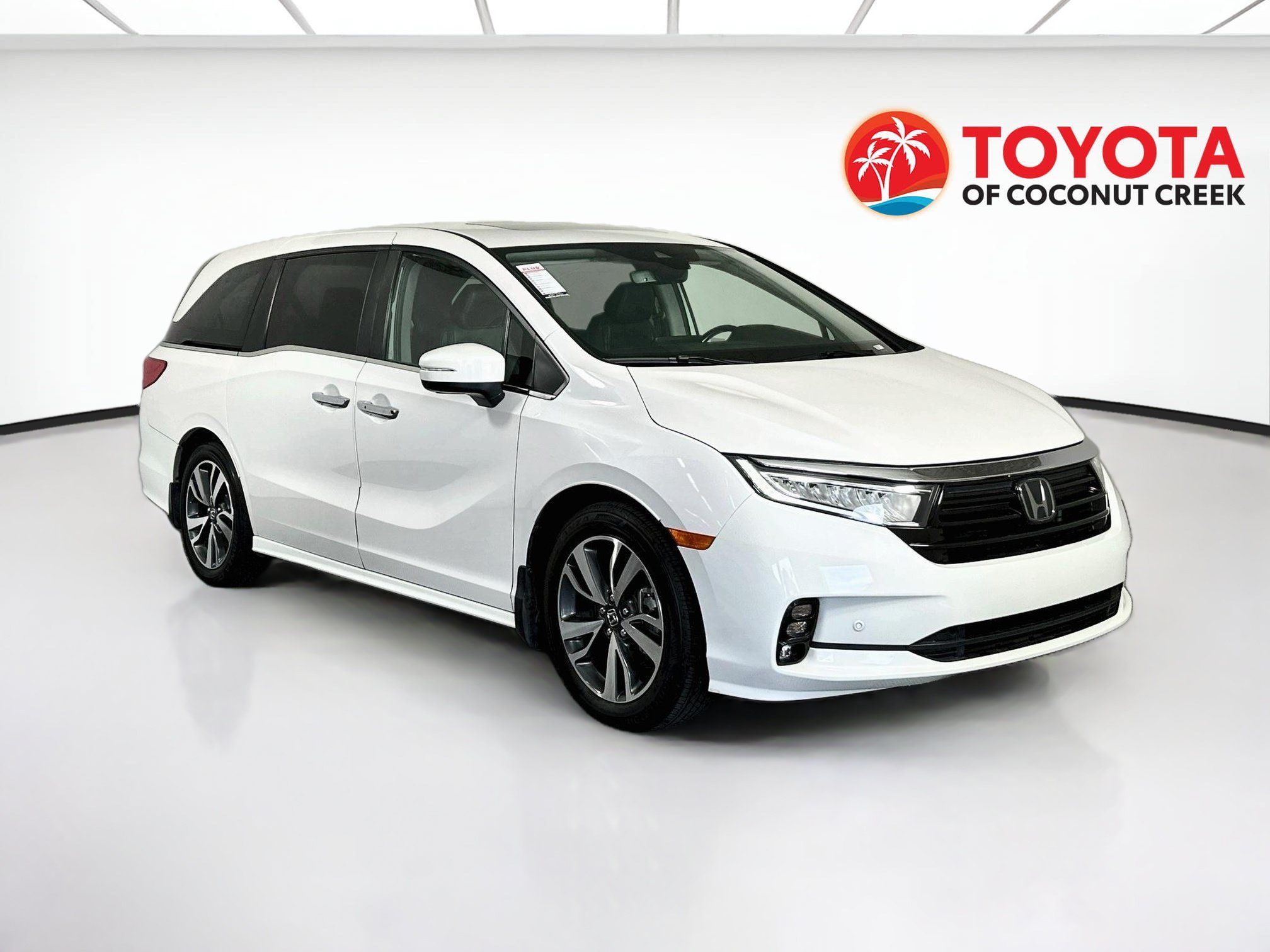 Used 2024 Honda Odyssey Touring image 1