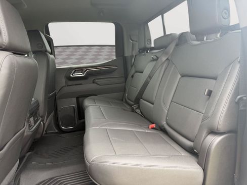 Used 2025 Chevrolet Silverado 1500 LT Trail Boss w/ Convenience Package II AWD/4WD image 21