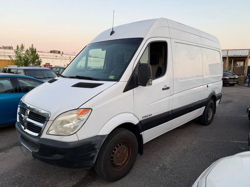 Used 2008 Dodge Sprinter 2500 image 4