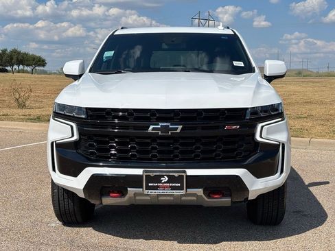 Used 2023 Chevrolet Suburban Z71 image 3