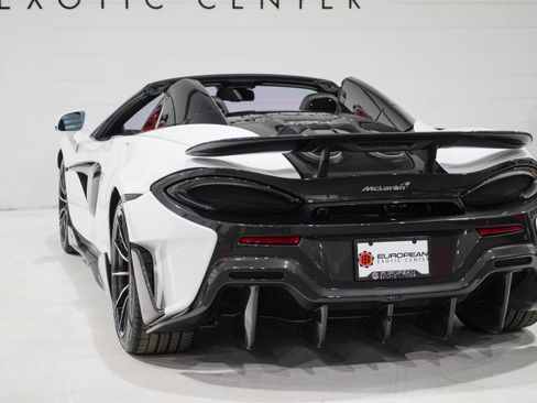 Used 2020 McLaren 600LT Spider RWD image 40