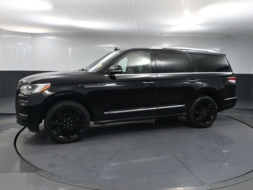 Used 2022 Lincoln Navigator Reserve w/ Equipment Group 201A AWD/4WD image 8