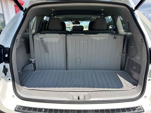 Certified 2018 Toyota Highlander XLE AWD/4WD image 17