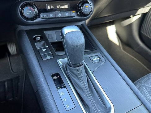 Used 2026 Nissan Kicks SV FWD image 31