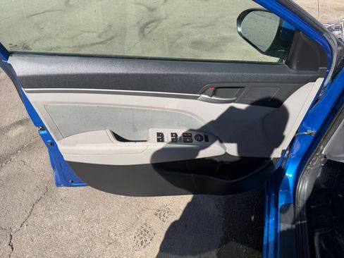 Used 2018 Hyundai Elantra Value Edition FWD image 18