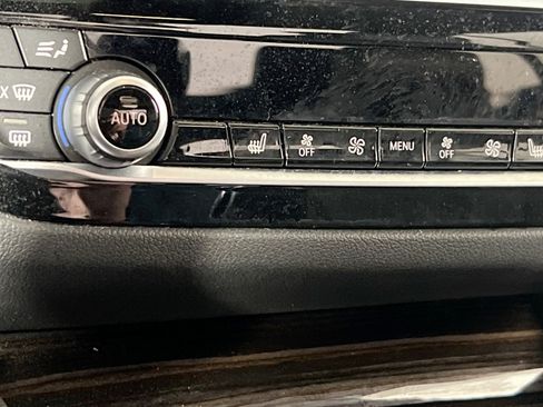 Used 2021 BMW 530i xDrive w/ M Sport Package image 20