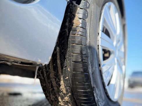 Used 2017 Toyota Camry LE image 23