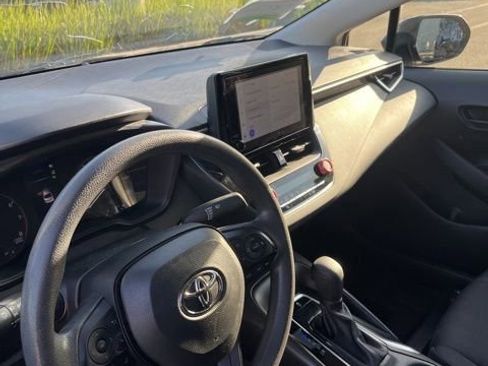 Used 2024 Toyota Corolla LE w/ LE Convenience Package image 12