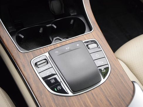 Used 2022 Mercedes-Benz GLC 300 image 32