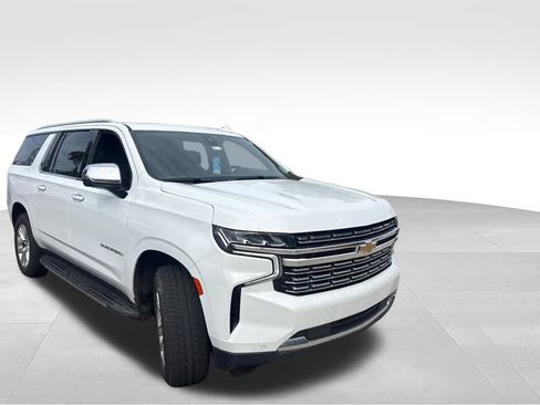 Used 2021 Chevrolet Suburban Premier w/ Premium Package image 21