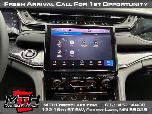 Used 2023 Jeep Grand Cherokee Trailhawk w/ Advanced Protech Group II AWD/4WD image 12