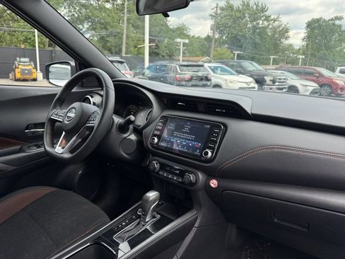 Used 2024 Nissan Kicks SR FWD image 17